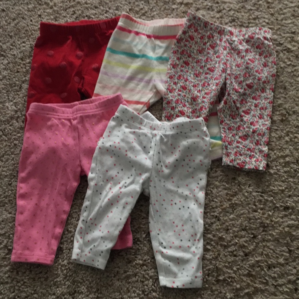 Bunch of baby leggings. 0-3 month